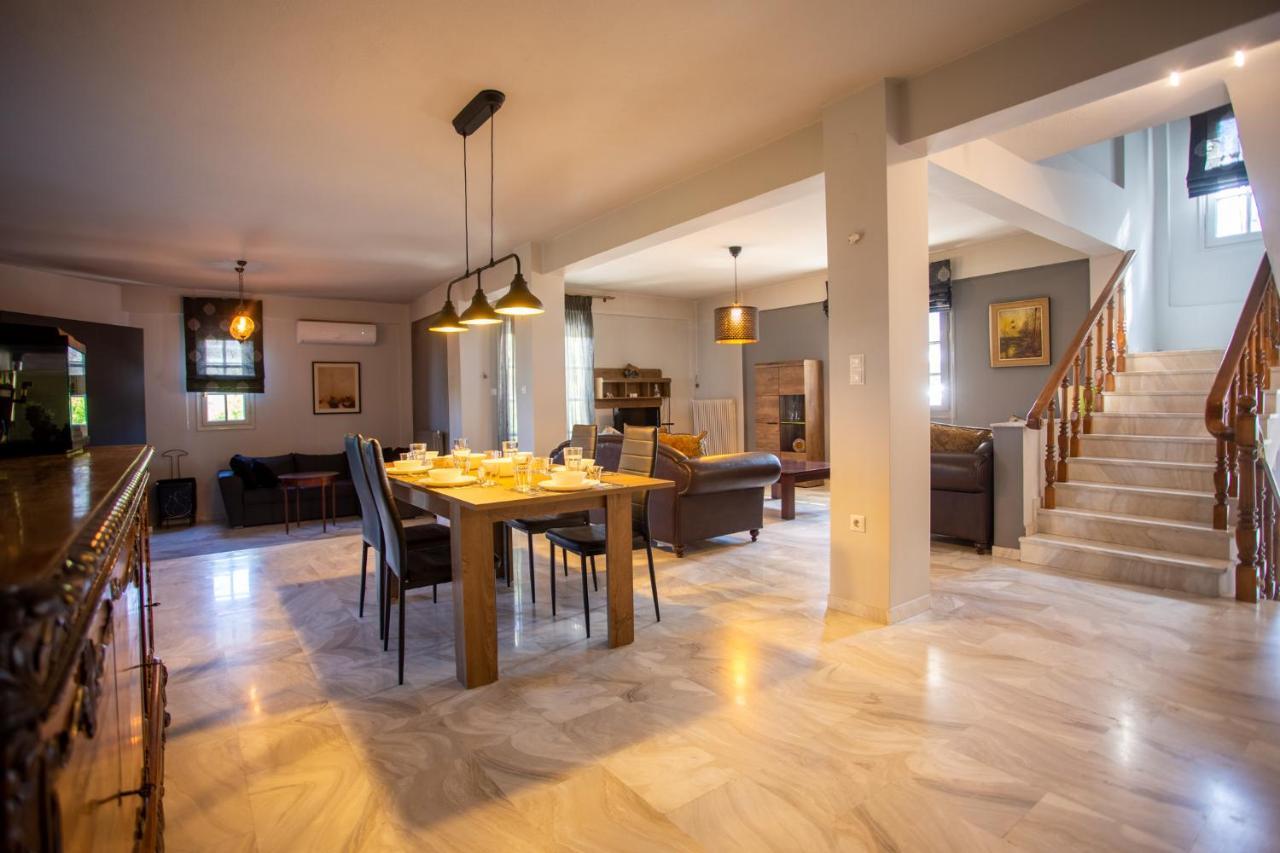 Τraditional Fully Detached Villa On A Luxurious Hillock Of Thessaloniki With Its Own Garden Also For Family & Wedding Gatherings For 10 To 25 People Only 15 Minutes From Airport Eksteriør bilde