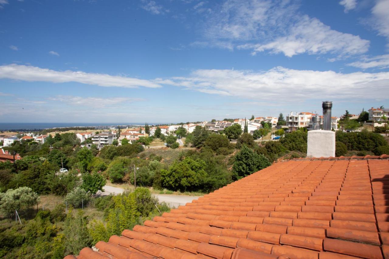 Τraditional Fully Detached Villa On A Luxurious Hillock Of Thessaloniki With Its Own Garden Also For Family & Wedding Gatherings For 10 To 25 People Only 15 Minutes From Airport Eksteriør bilde